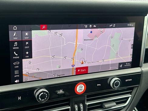 Certified 2026 Porsche Macan AWD/4WD image 22