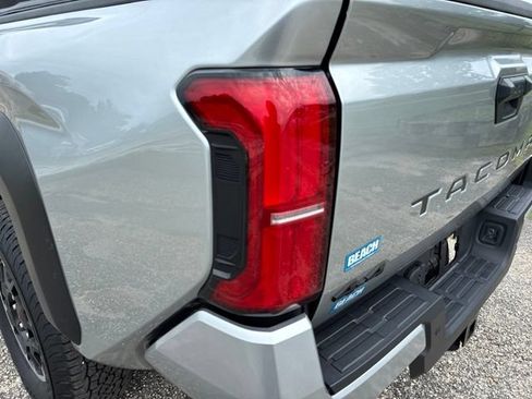 Used 2025 Toyota Tacoma TRD Off-Road w/ TRD Off Road Upgrade Package AWD/4WD image 13