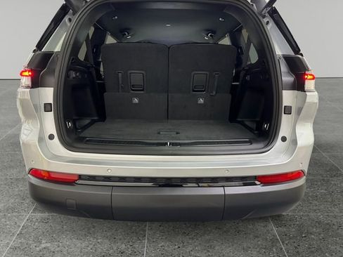 New 2025 Jeep Grand Cherokee L Limited w/ Black Appearance Package image 20