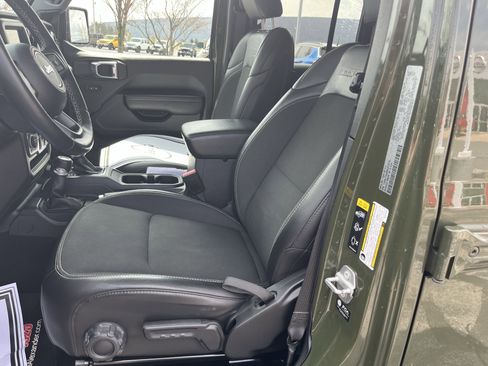 Used 2021 Jeep Gladiator Sport AWD/4WD image 13