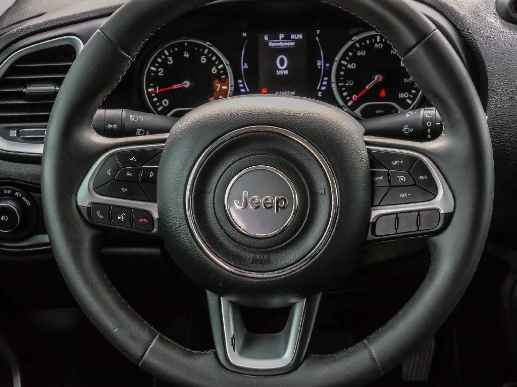 Used 2018 Jeep Renegade Latitude FWD image 23