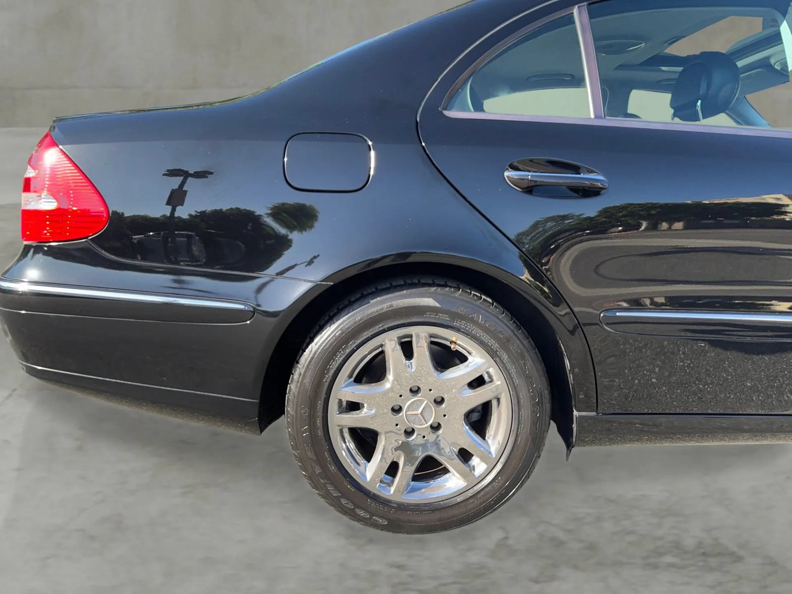 Used 2003 Mercedes-Benz E 320 Sedan image 11