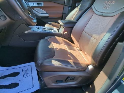 Used 2023 Ford Explorer King Ranch w/ Technology Package image 24