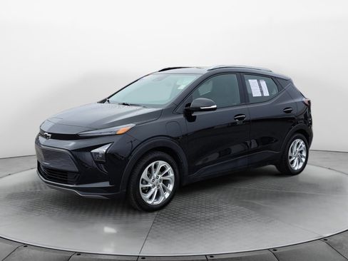 Certified 2023 Chevrolet Bolt EUV LT image 3