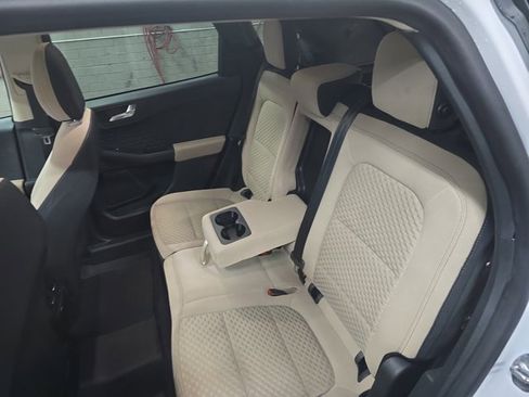 Used 2020 Ford Escape SE image 13