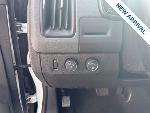 Used 2022 Chevrolet Colorado Z71 AWD/4WD image 19