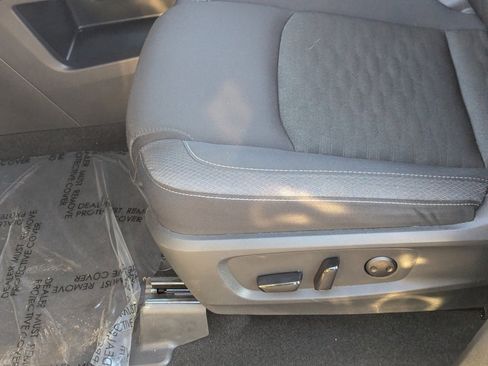 Certified 2025 Nissan Pathfinder SV image 19