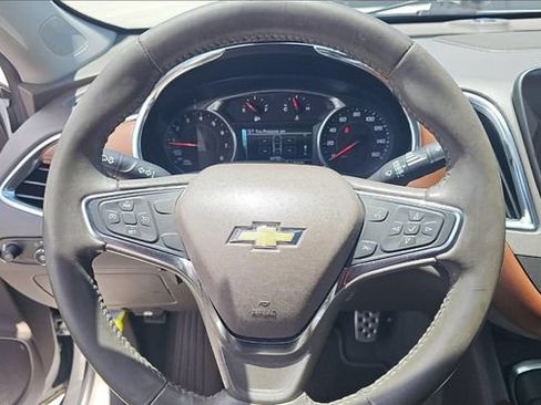 Used 2016 Chevrolet Malibu LT w/ Leather Package FWD image 12