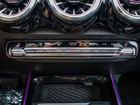 Used 2024 Mercedes-Benz GLB 250 4MATIC w/ Driver Assistance Package image 25