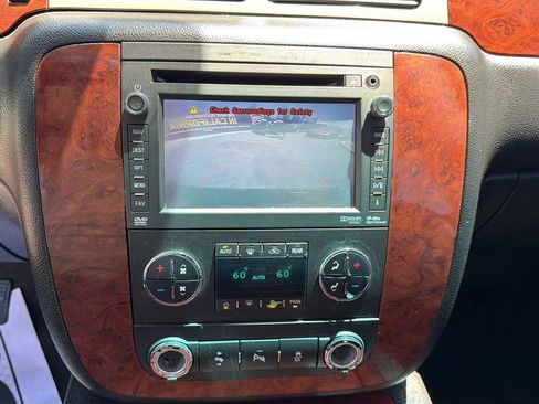 Used 2014 Chevrolet Tahoe LTZ RWD image 20