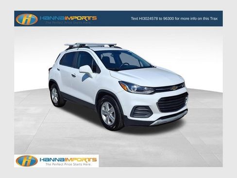 Used 2020 Chevrolet Trax LT w/ LT Convenience Package FWD image 1