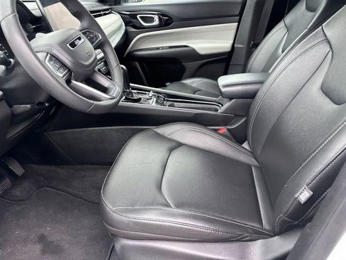 Used 2025 Jeep Compass Limited AWD/4WD image 9