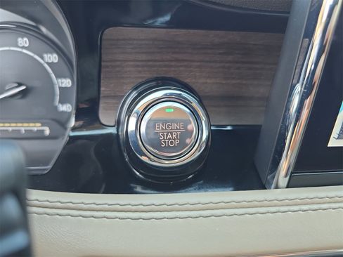 Used 2020 Lincoln Corsair Reserve w/ Equipment Group 201A image 25