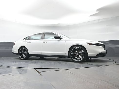 Used 2023 Honda Accord Sport image 30