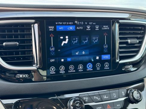 Used 2017 Chrysler Pacifica Touring-L Plus image 28