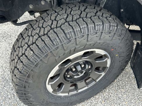 Certified 2024 Ford F250 Platinum w/ Tremor Off-Road Package image 10