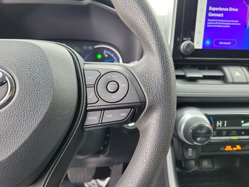 Used 2025 Toyota RAV4 XLE image 23