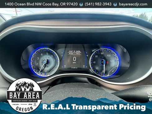 Used 2023 Chrysler Voyager LX image 10