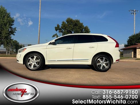 Used 2015 Volvo XC60 T6 w/ Proximity Package FWD image 1