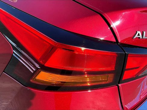 Used 2023 Nissan Altima 2.5 SR image 29