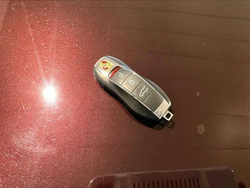 Used 2023 Porsche Macan S image 36