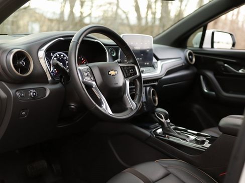 Used 2023 Chevrolet Blazer Premier w/ Enhanced Convenience Package image 9