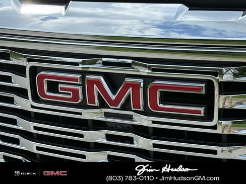 Used 2025 GMC Sierra 1500 Denali w/ Denali Reserve Package AWD/4WD image 8