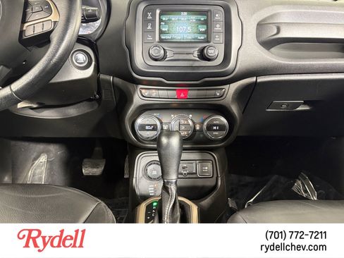 Used 2015 Jeep Renegade Limited image 15