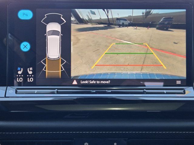 Used 2024 Volkswagen Atlas SE w/ Panoramic Sunroof Package FWD image 17