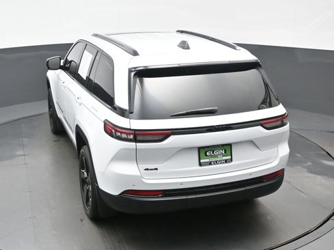 Used 2023 Jeep Grand Cherokee Altitude image 36