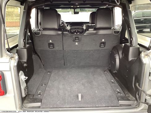 Used 2019 Jeep Wrangler Unlimited Sahara image 14
