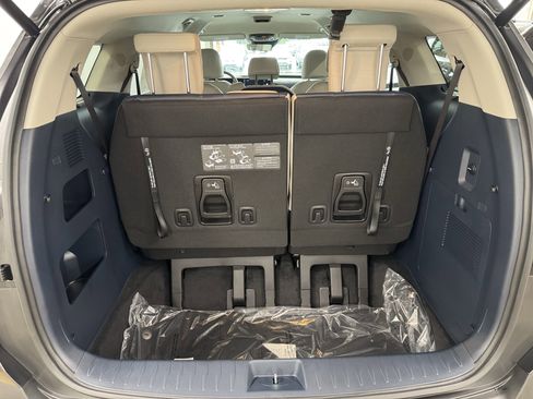 New 2026 Kia Carnival EX FWD image 22