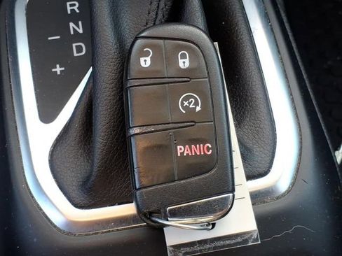 Used 2018 Jeep Renegade Latitude w/ Cold Weather Group image 26