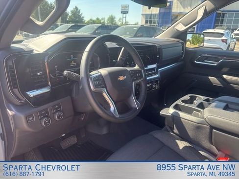 Used 2024 Chevrolet Silverado 1500 LT AWD/4WD image 15