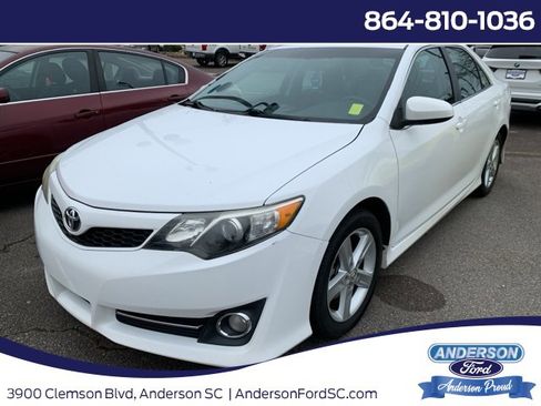 Used 2013 Toyota Camry SE image 1