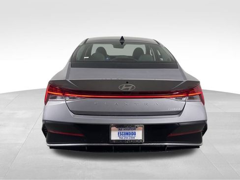 New 2026 Hyundai Elantra Limited FWD image 4