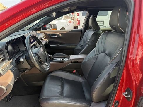 Used 2023 Toyota Crown Limited image 30