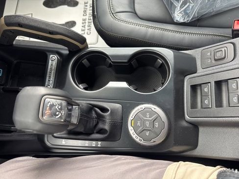 New 2025 Ford Bronco Badlands image 23