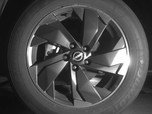 Used 2025 Nissan Rogue SV AWD/4WD image 12