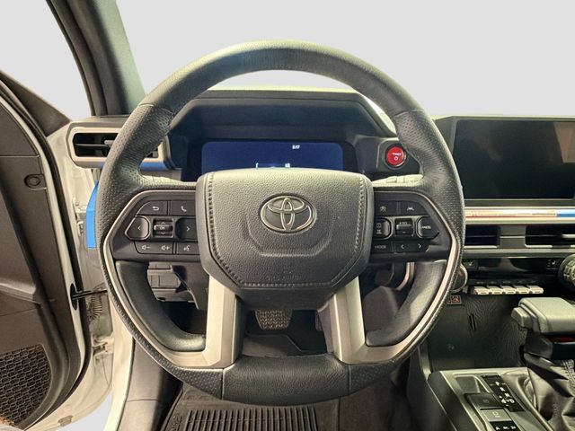 Certified 2025 Toyota 4Runner TRD Off-Road AWD/4WD image 9