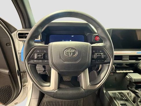 Certified 2025 Toyota 4Runner TRD Off-Road AWD/4WD image 9