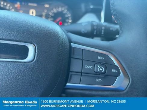 Used 2024 Jeep Compass Latitude AWD/4WD image 16