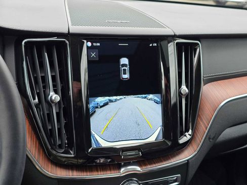 Certified 2023 Volvo XC60 B5 Ultimate w/ Climate Package image 23