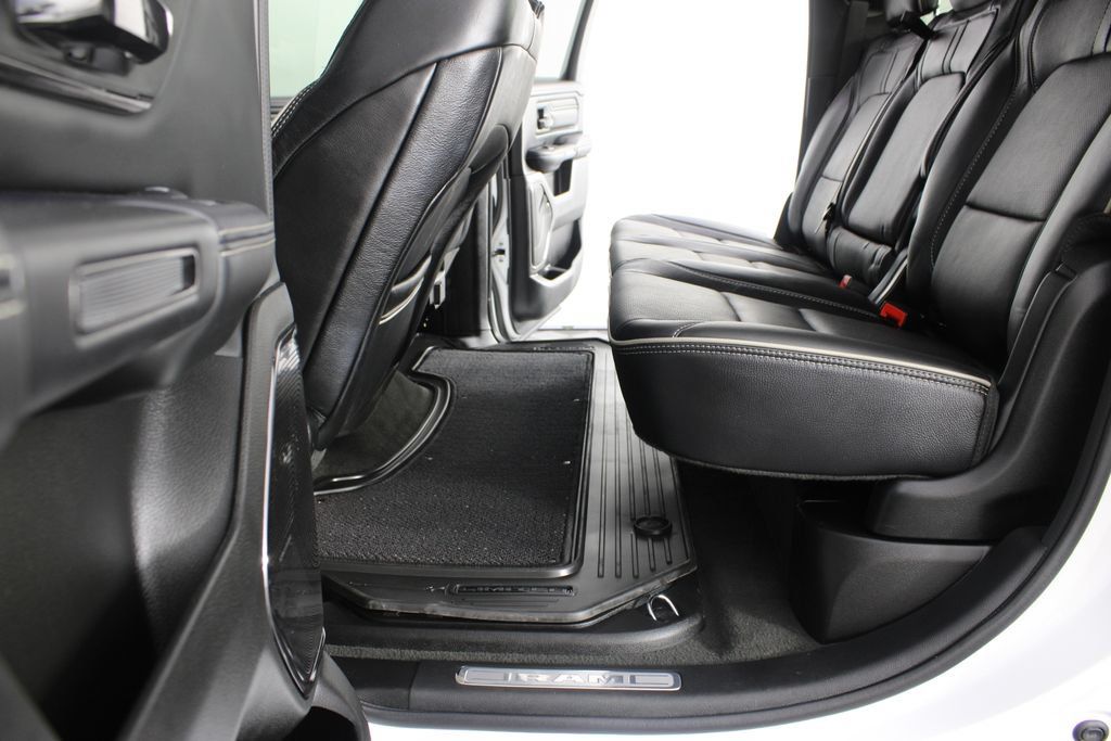 Used 2024 RAM 1500 Limited AWD/4WD image 19