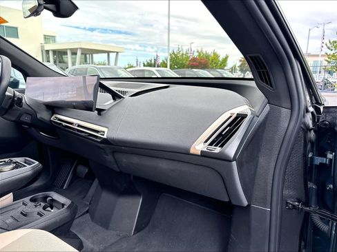 Used 2024 BMW iX xDrive50 AWD/4WD image 27