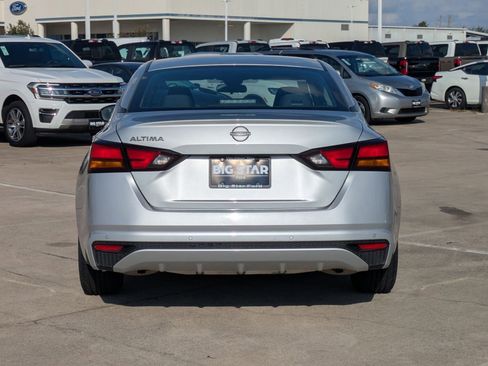 Used 2024 Nissan Altima 2.5 S image 5