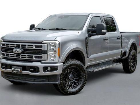 Used 2023 Ford F250 XLT AWD/4WD image 5