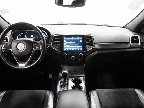 Certified 2022 Jeep Grand Cherokee Laredo X image 12