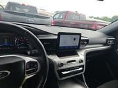 Used 2022 Ford Explorer XLT AWD/4WD image 5