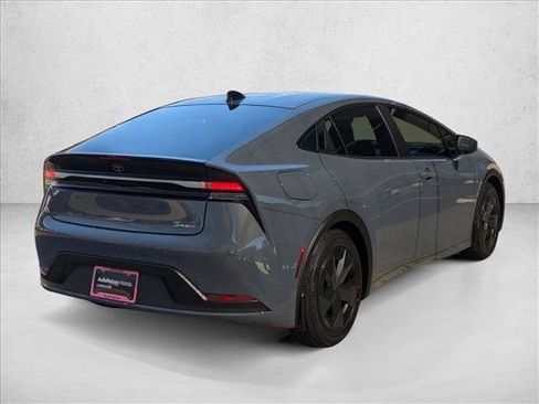 Used 2026 Toyota Prius Plug-In Hybrid image 5